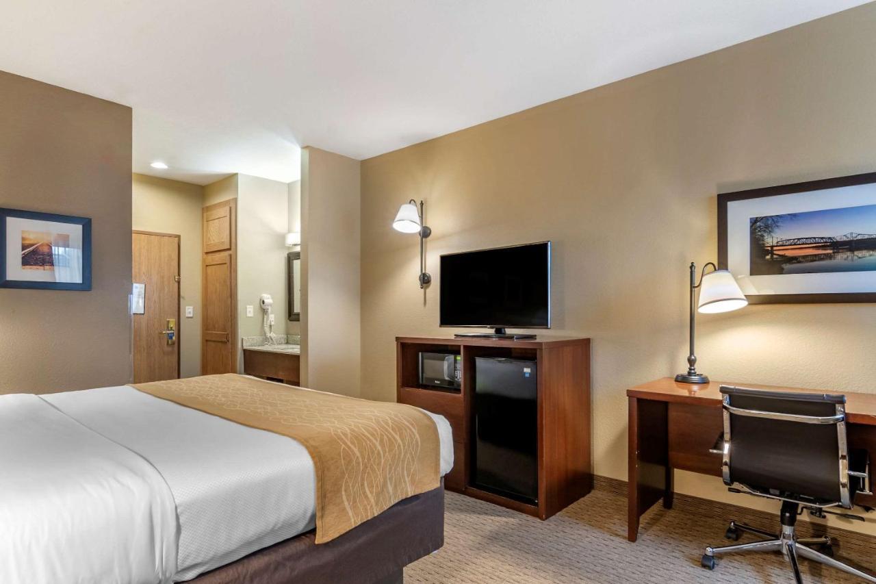 Comfort Inn Warrensburg Station Exterior photo