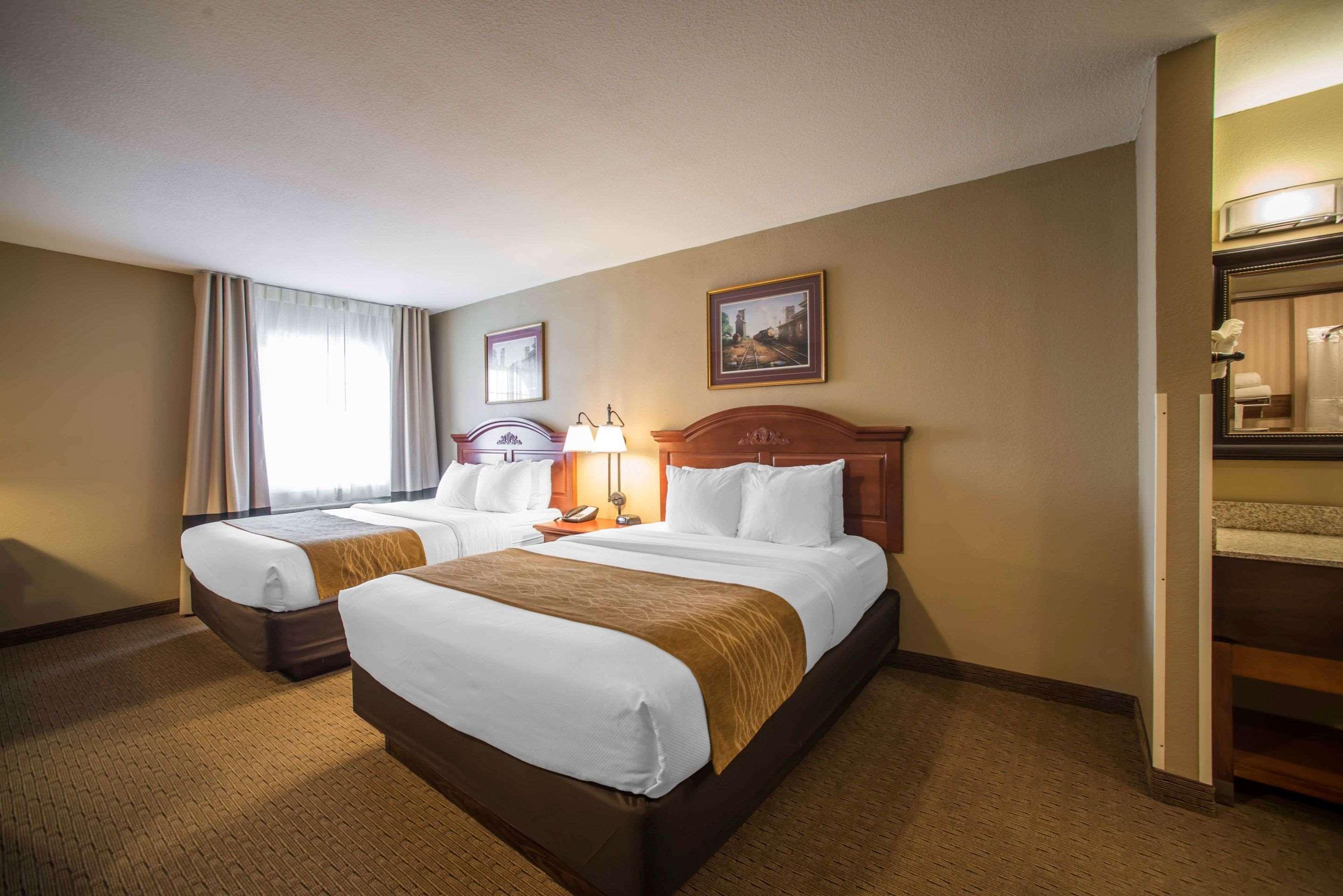 Comfort Inn Warrensburg Station Exterior photo