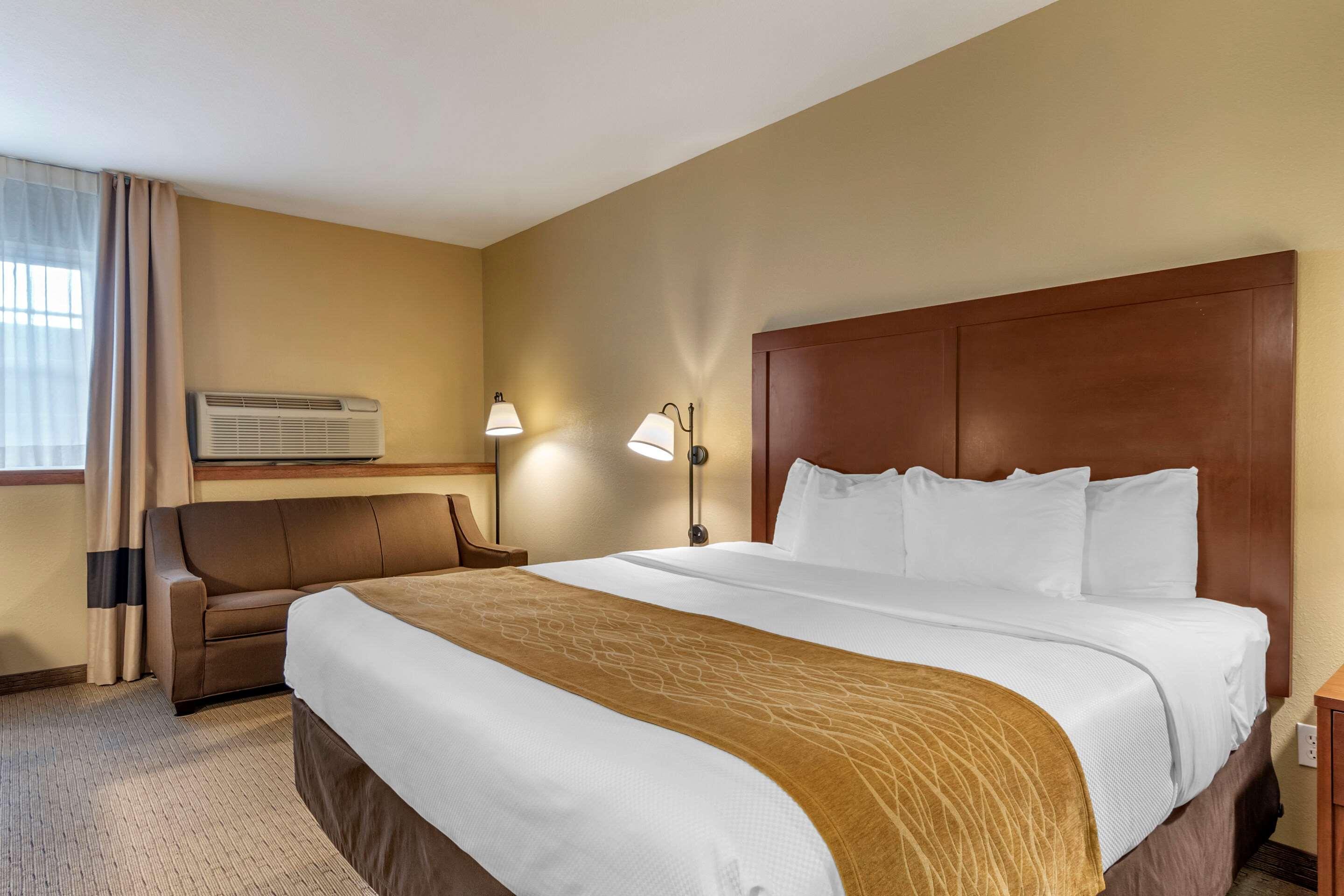Comfort Inn Warrensburg Station Exterior photo