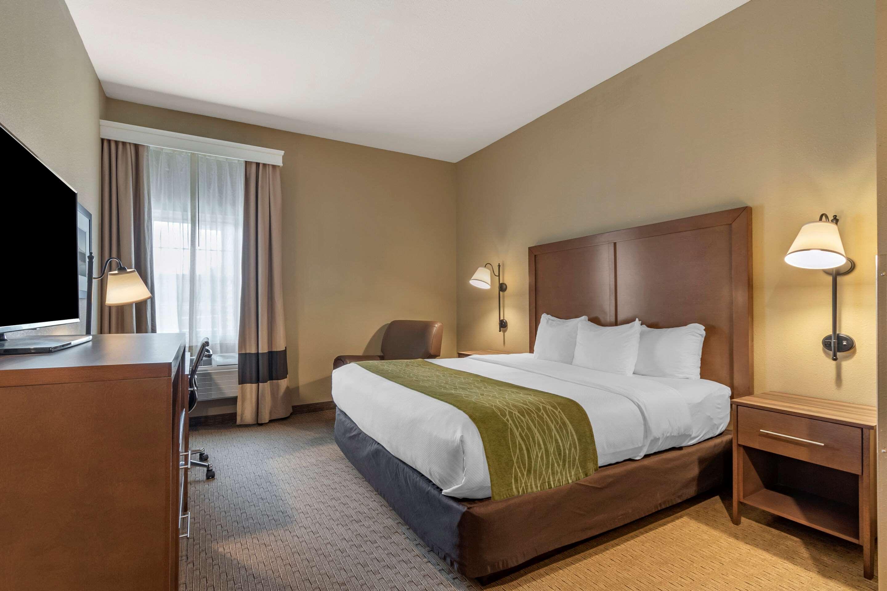 Comfort Inn Warrensburg Station Exterior photo