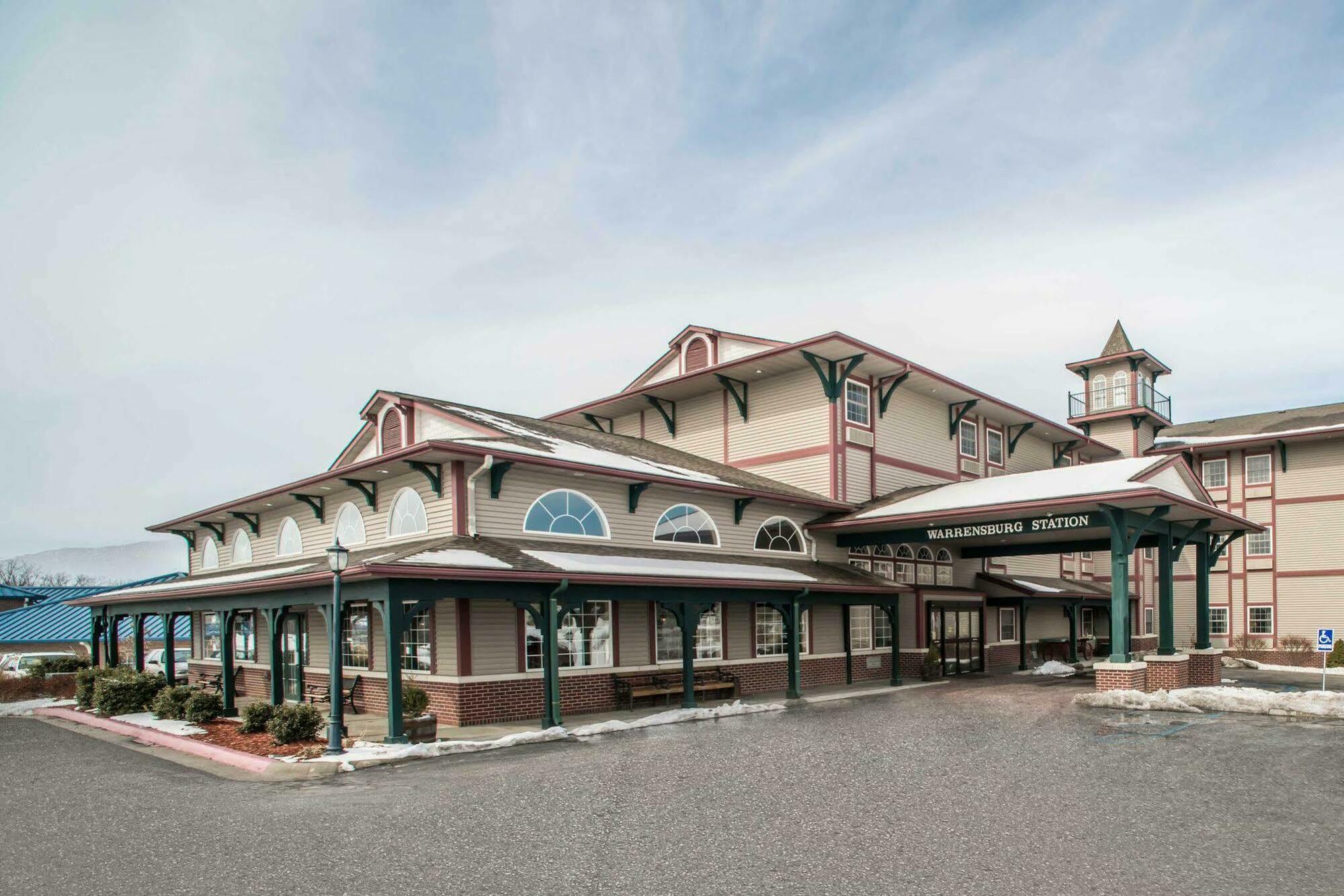 Comfort Inn Warrensburg Station Exterior photo