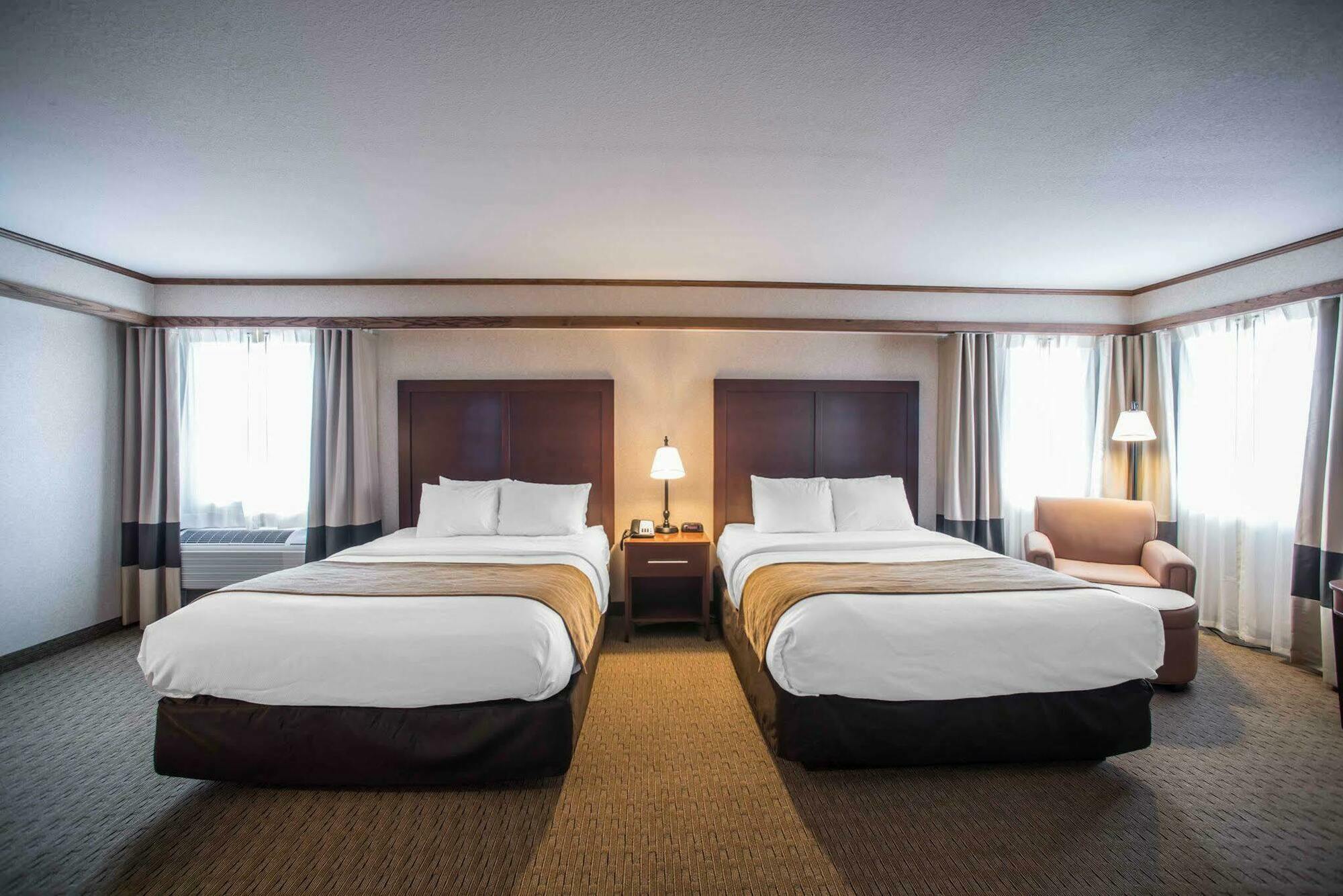 Comfort Inn Warrensburg Station Exterior photo